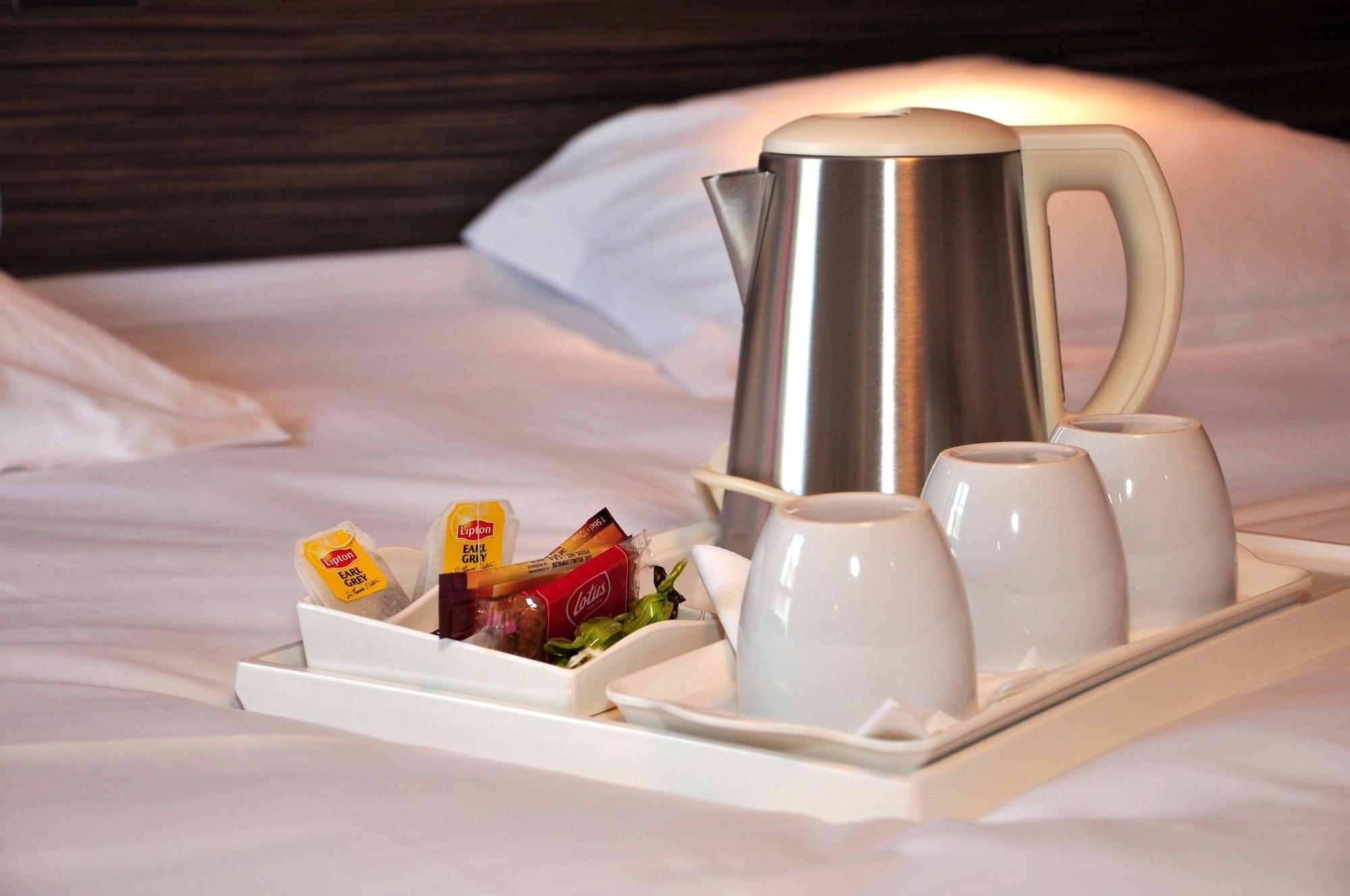 Logis Hotel A La Bonne Auberge Laval  Eksteriør billede