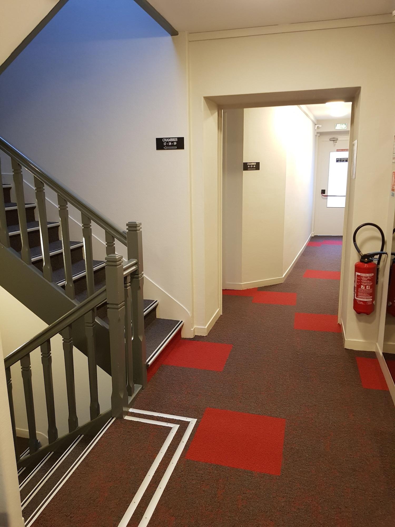 Logis Hotel A La Bonne Auberge Laval  Eksteriør billede