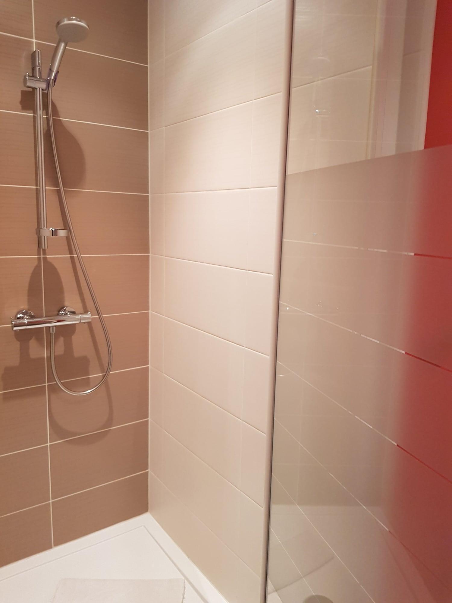 Logis Hotel A La Bonne Auberge Laval  Eksteriør billede