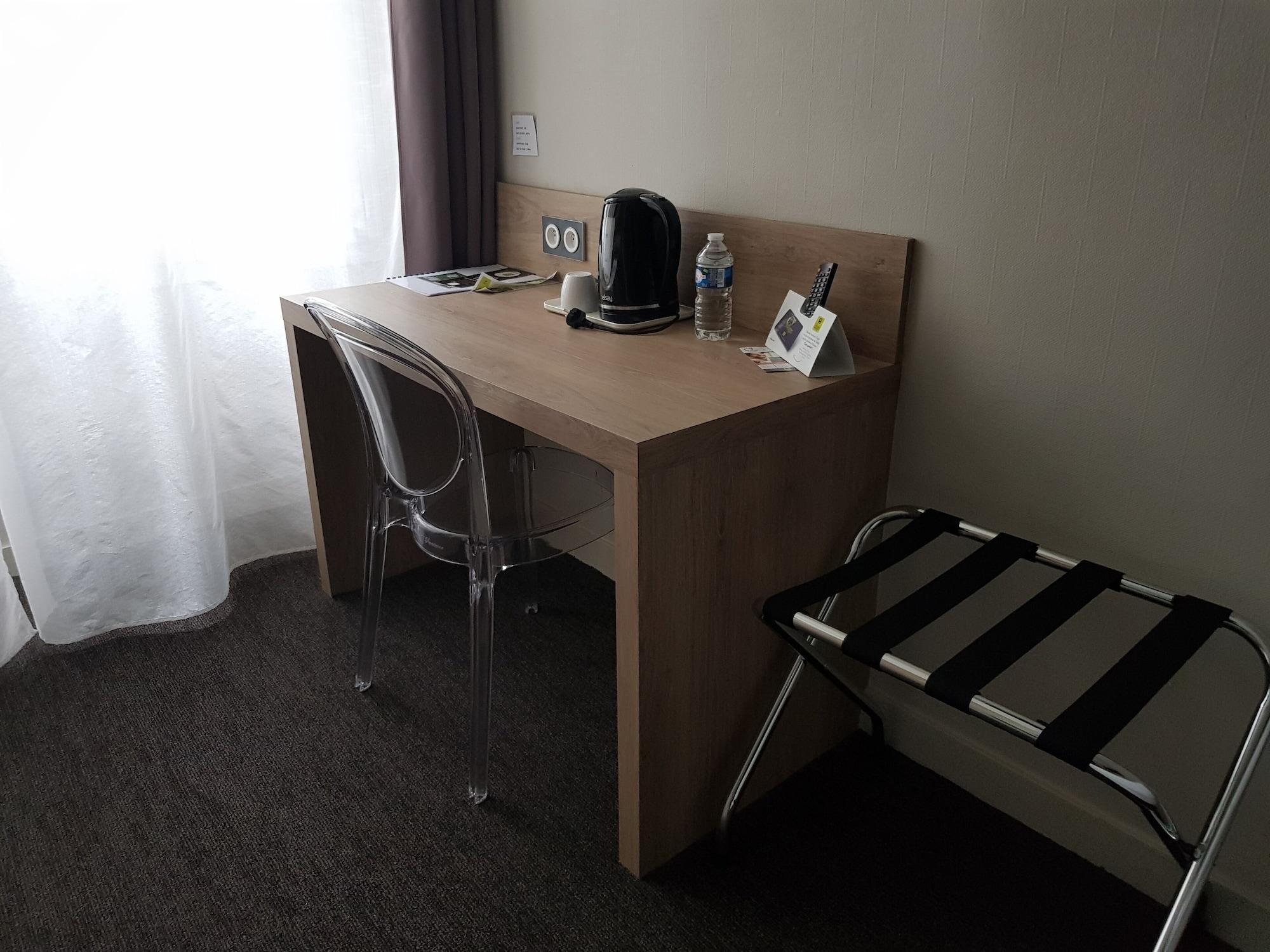 Logis Hotel A La Bonne Auberge Laval  Eksteriør billede